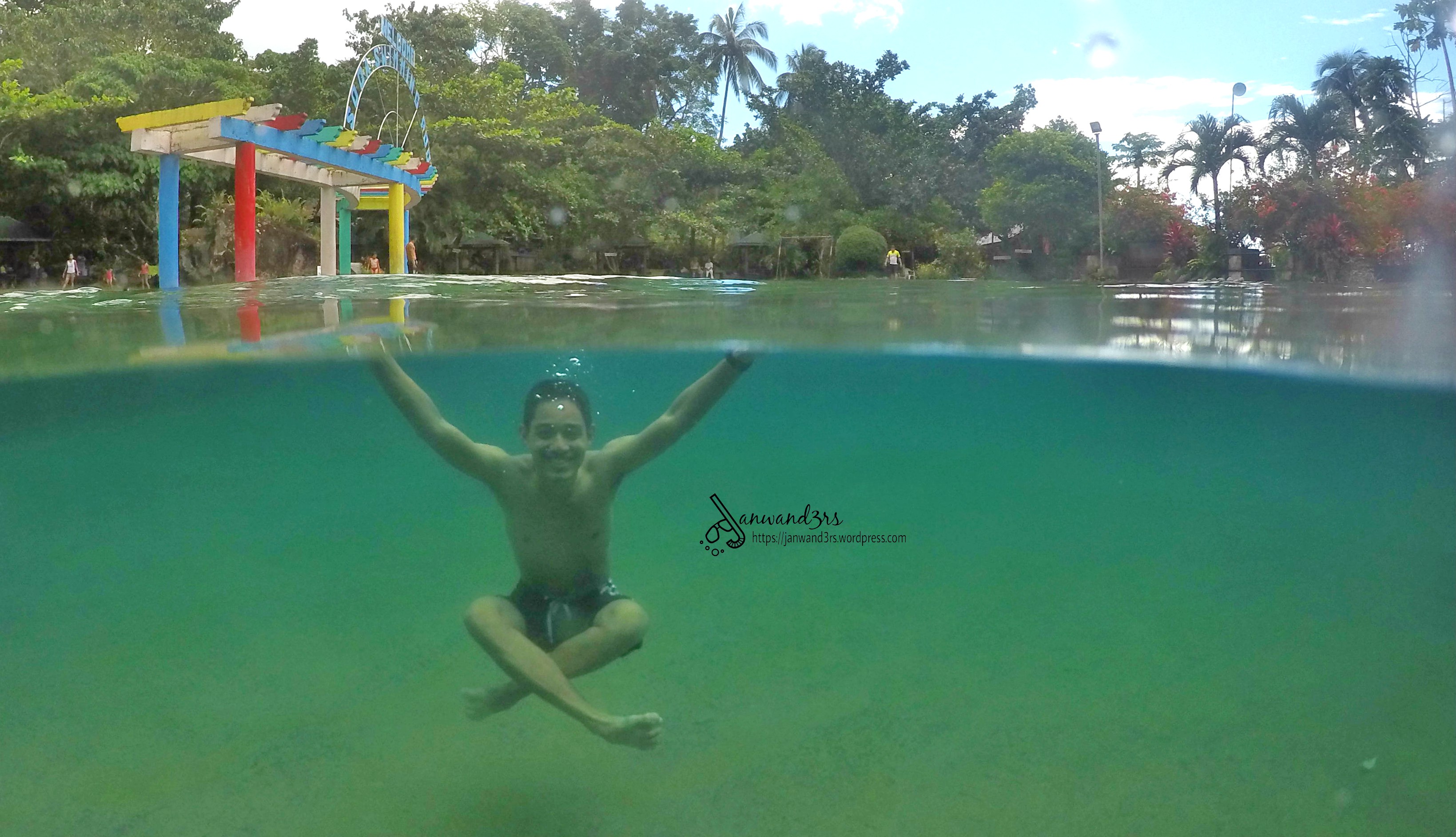 underwater-bura-soda-waterpark.jpg