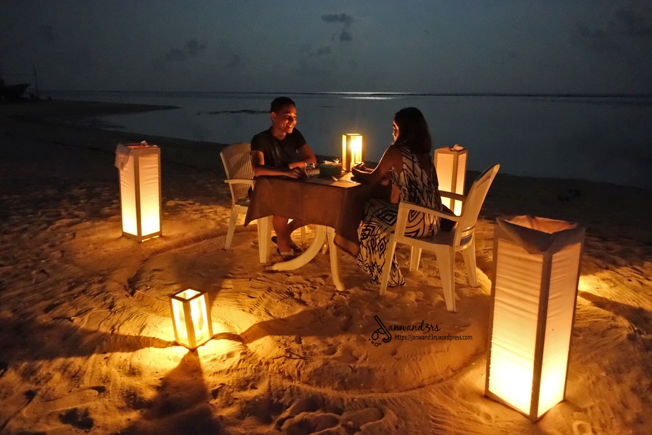 romantic-dinner-maldives.jpg